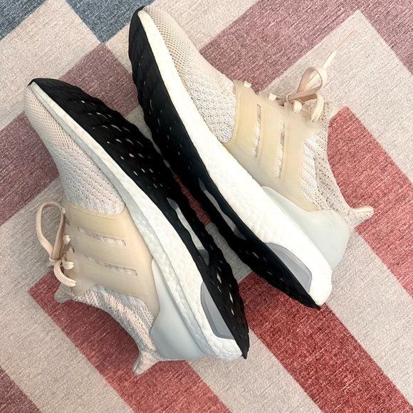 adidas Ultraboost 5.0 DNA Running Shoe Primeknit 7.5 Beige Tan Ecru Tint Glow - Picture 2 of 9